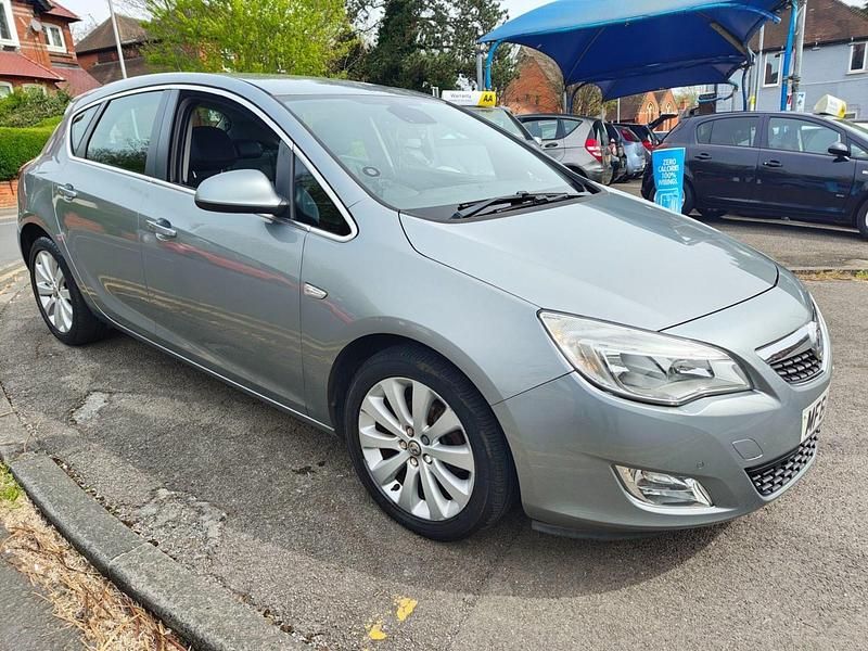 Used Vauxhall Astra Elite 115 HP (84 kW) 2011 Silver Hatchback