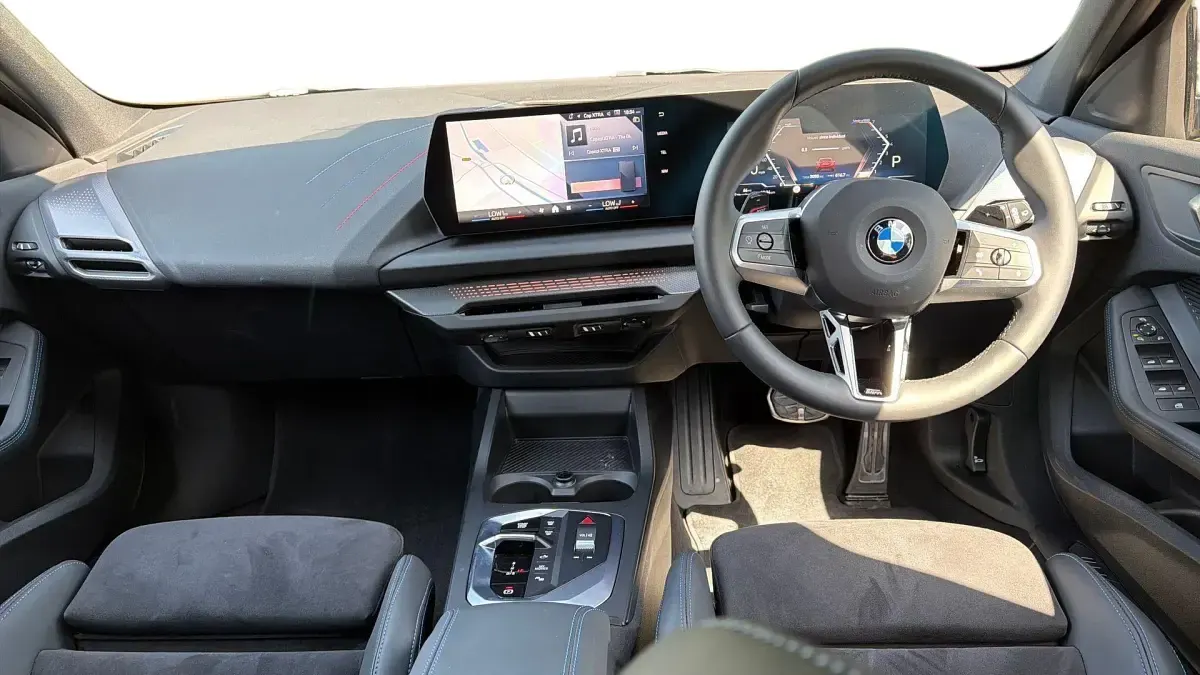 Gebraucht BMW 120 M Sport 168 PS (123 kW) 2026 Rot Kleinwagen