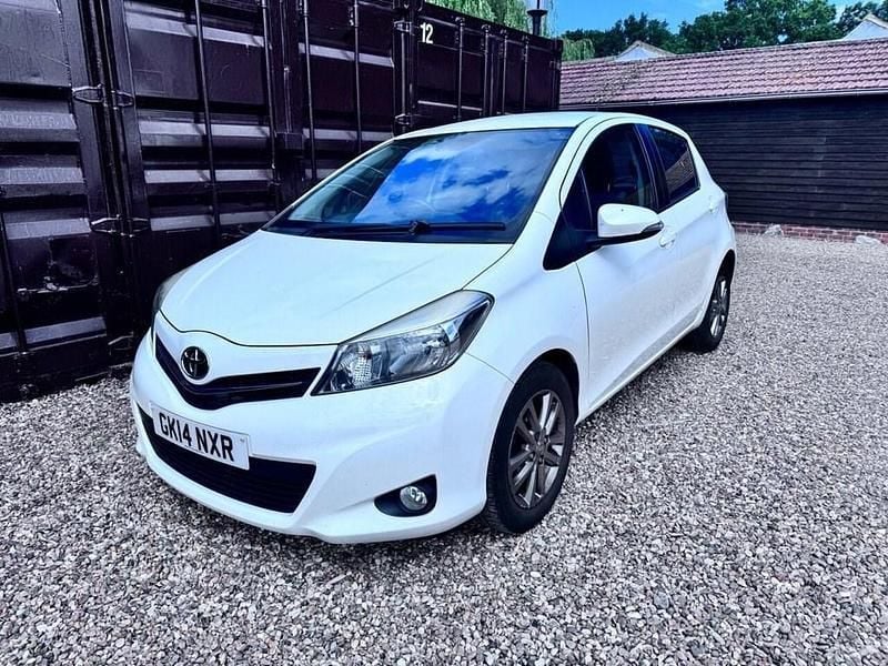 White Used 2014 Toyota Yaris Plus Hatchback | £2,999 (Super price) - Image 1/4