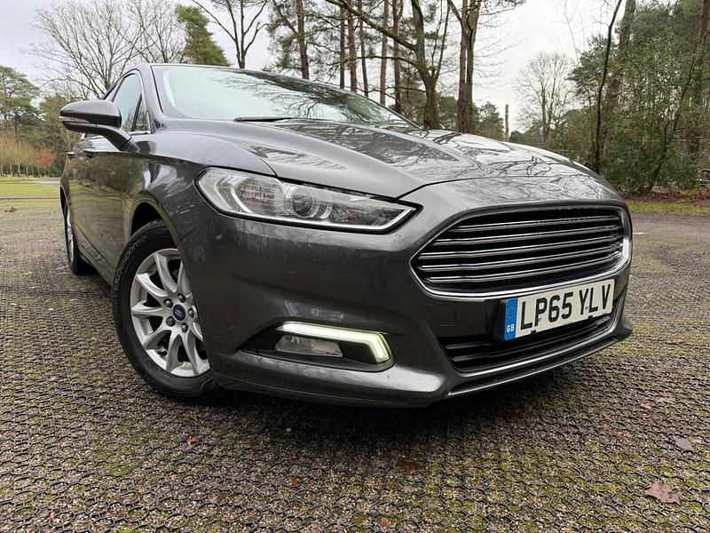 Grey Used 2016 Ford Mondeo Zetec Hatchback | £6,390 (Fair price) - Image 1/4