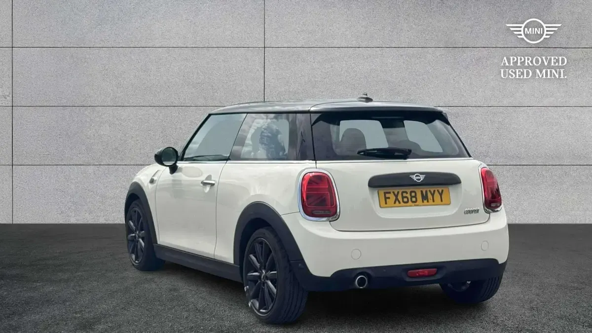 Używany Mini Cooper Classic 134 KM (98 kW) 2018 Biały Hatchback
