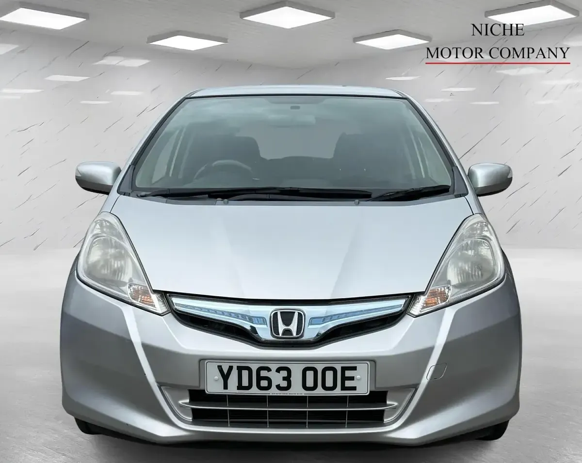 Used Honda Jazz Hybrid 102 HP (75 kW) 2026 Silver Hatchback