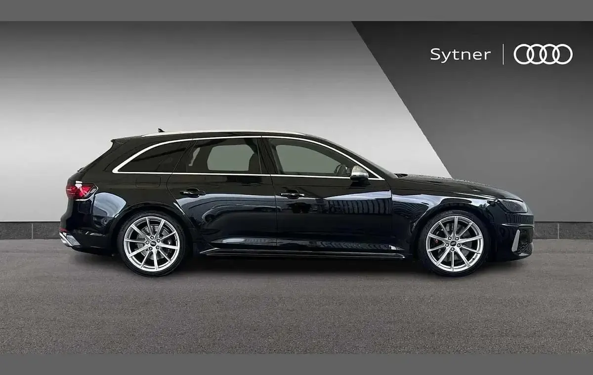 Used Audi RS4 Design 444 HP (326 kW) 2024 Black Estate