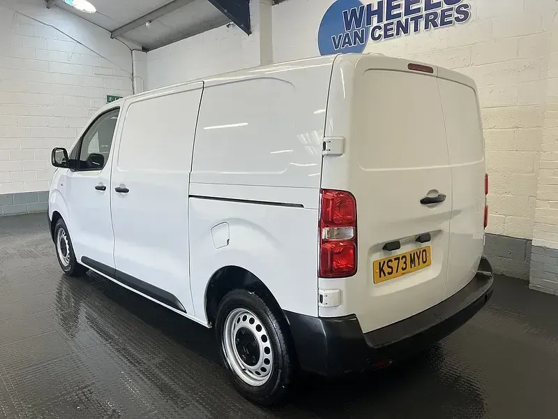Used Citroën Dispatch 100 HP (73 kW) 2023 White MPV