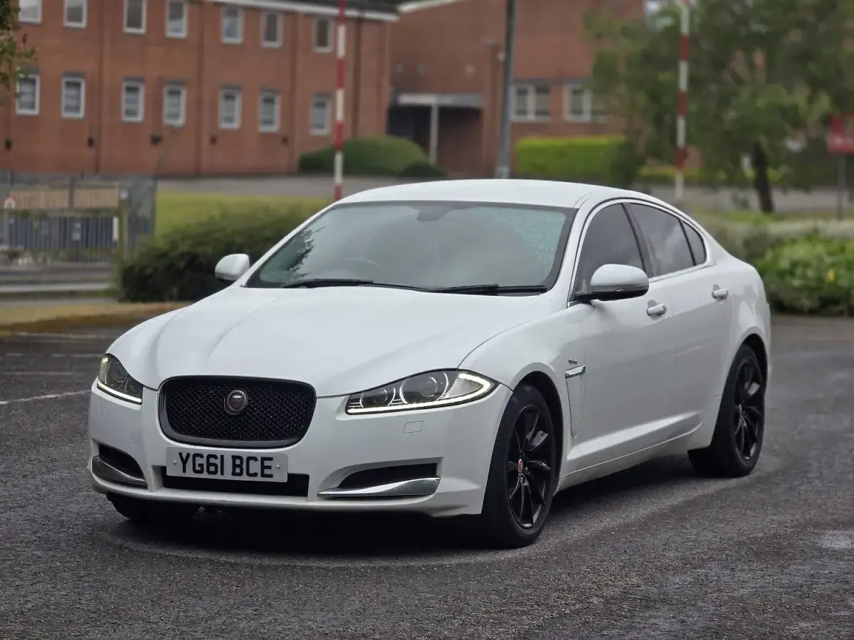Used Jaguar XF Premium Luxury 190 HP (139 kW) 2011 White Sedan