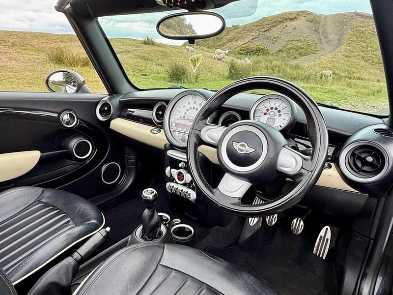 Używany Mini Cooper S Cabriolet 2010 Czarny Kabriolet