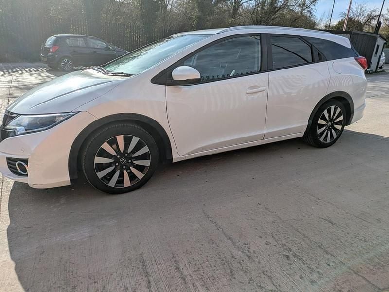Used Honda Civic SR 2017 White Estate