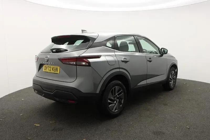 Używany Nissan Qashqai Acenta Premium 2022 Szary SUV