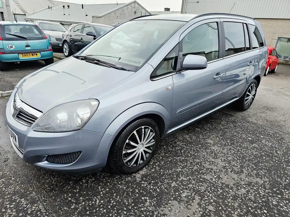 Used Vauxhall Zafira 140 HP (102 kW) 2011 Silver MPV
