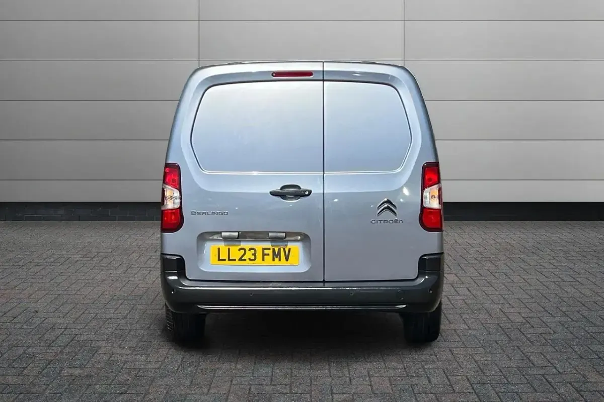 Used Citroën Berlingo 99 HP (72 kW) 2023 Grey MPV