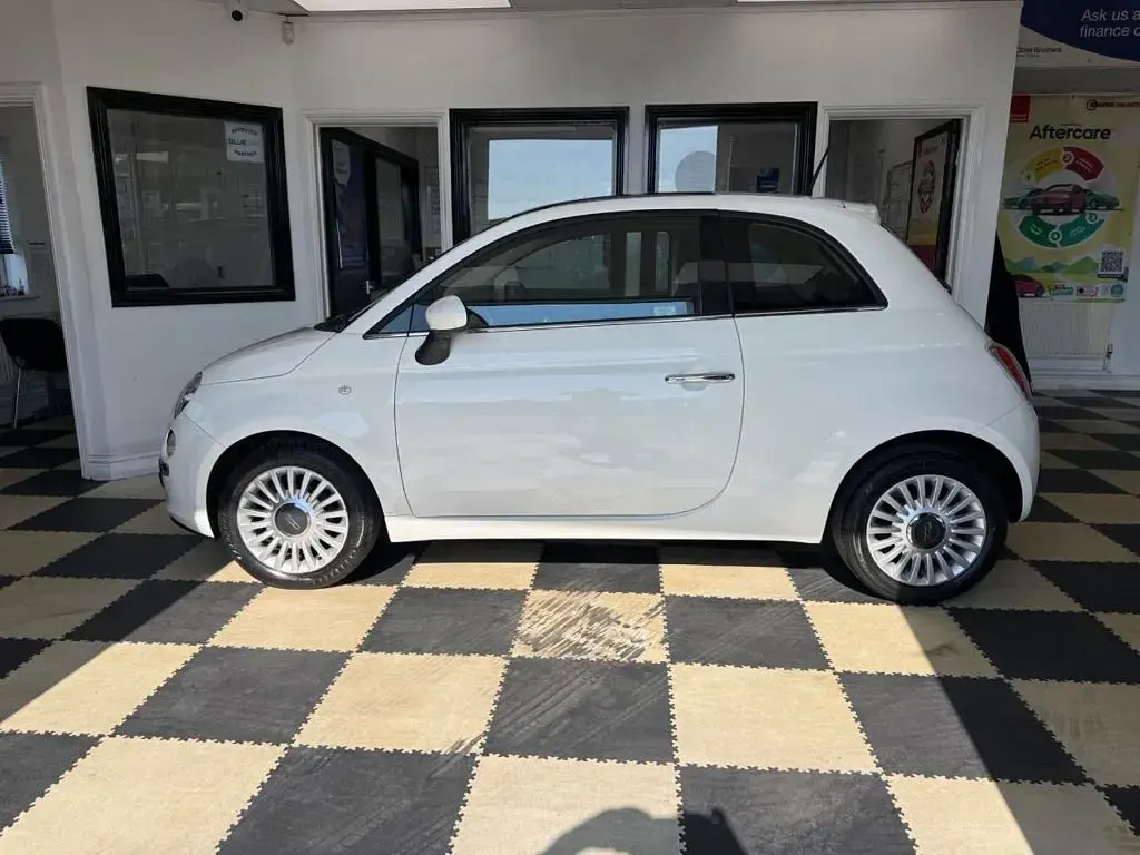 Used Fiat 500 Lounge 69 HP (50 kW) 2013 White Hatchback
