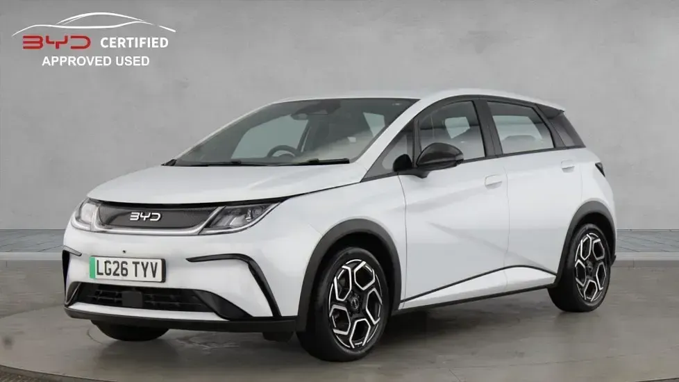 Nuevo BYD Dolphin Boost 130 kW (177 CV) 2026 Blanco Utilitario