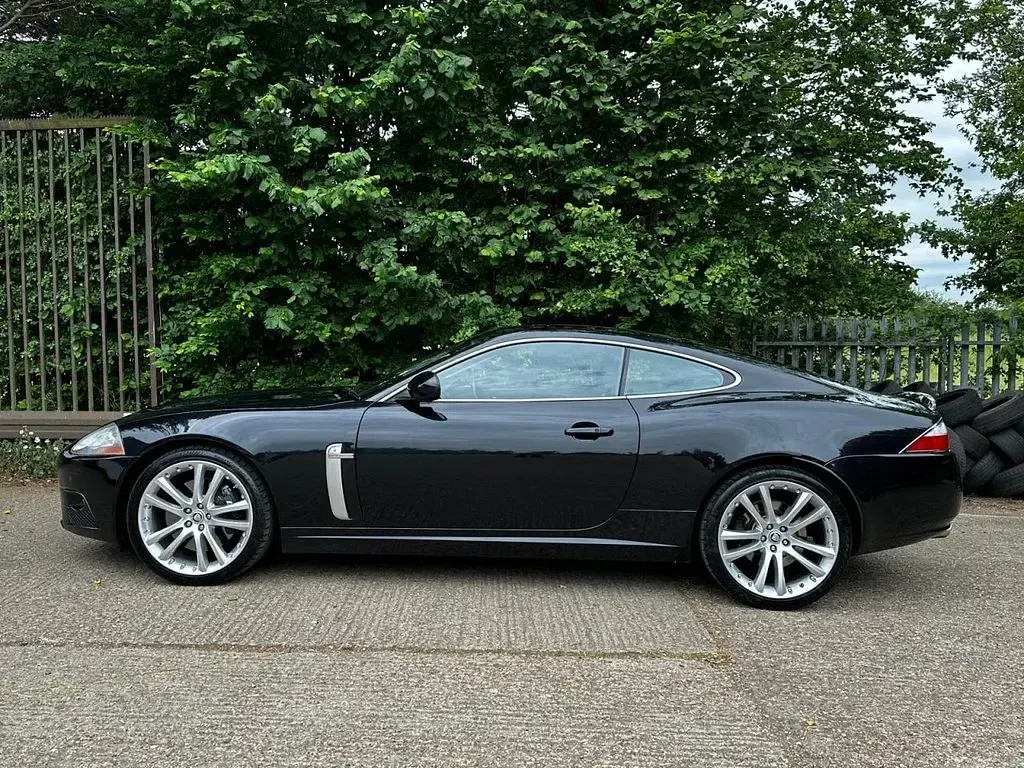 Used Jaguar XKR Supercharged 420 HP (308 kW) 2007 Black Coupe