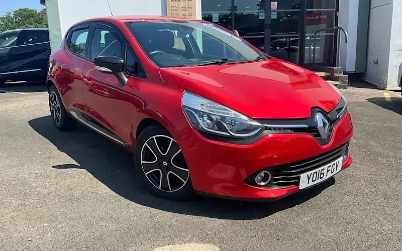 Used Renault Clio Dynamique 90 HP (66 kW) 2016 Hatchback