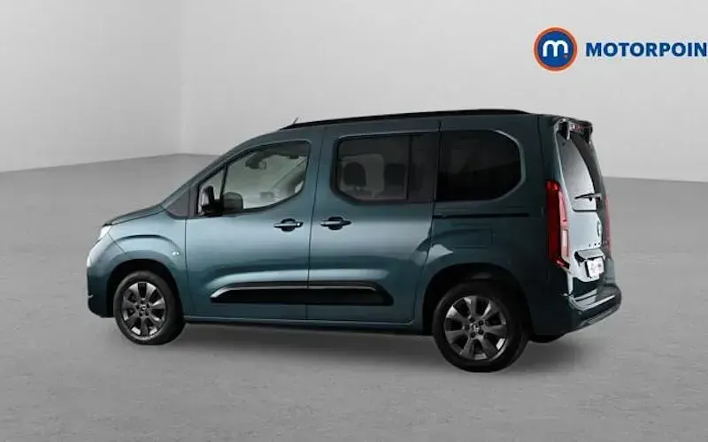 Used Vauxhall Combo Ultimate 100 kW (136 HP) 2026 MPV