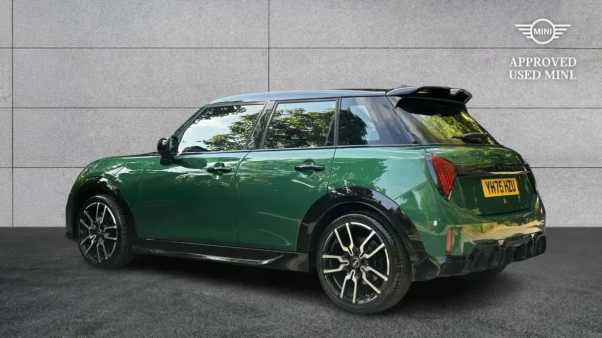 Used Mini Cooper Hatch 114 kW (156 HP) 2025 Green Hatchback