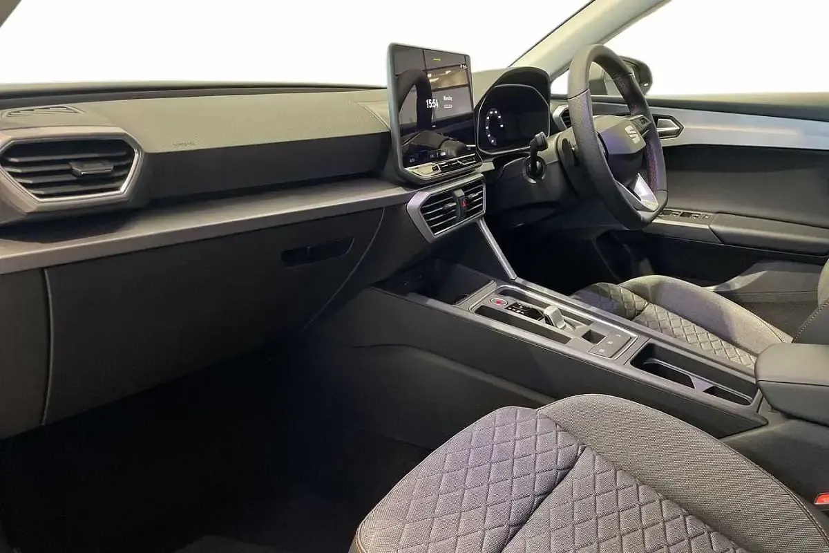 New Seat Leon FR 2026 Magnetic grey Estate