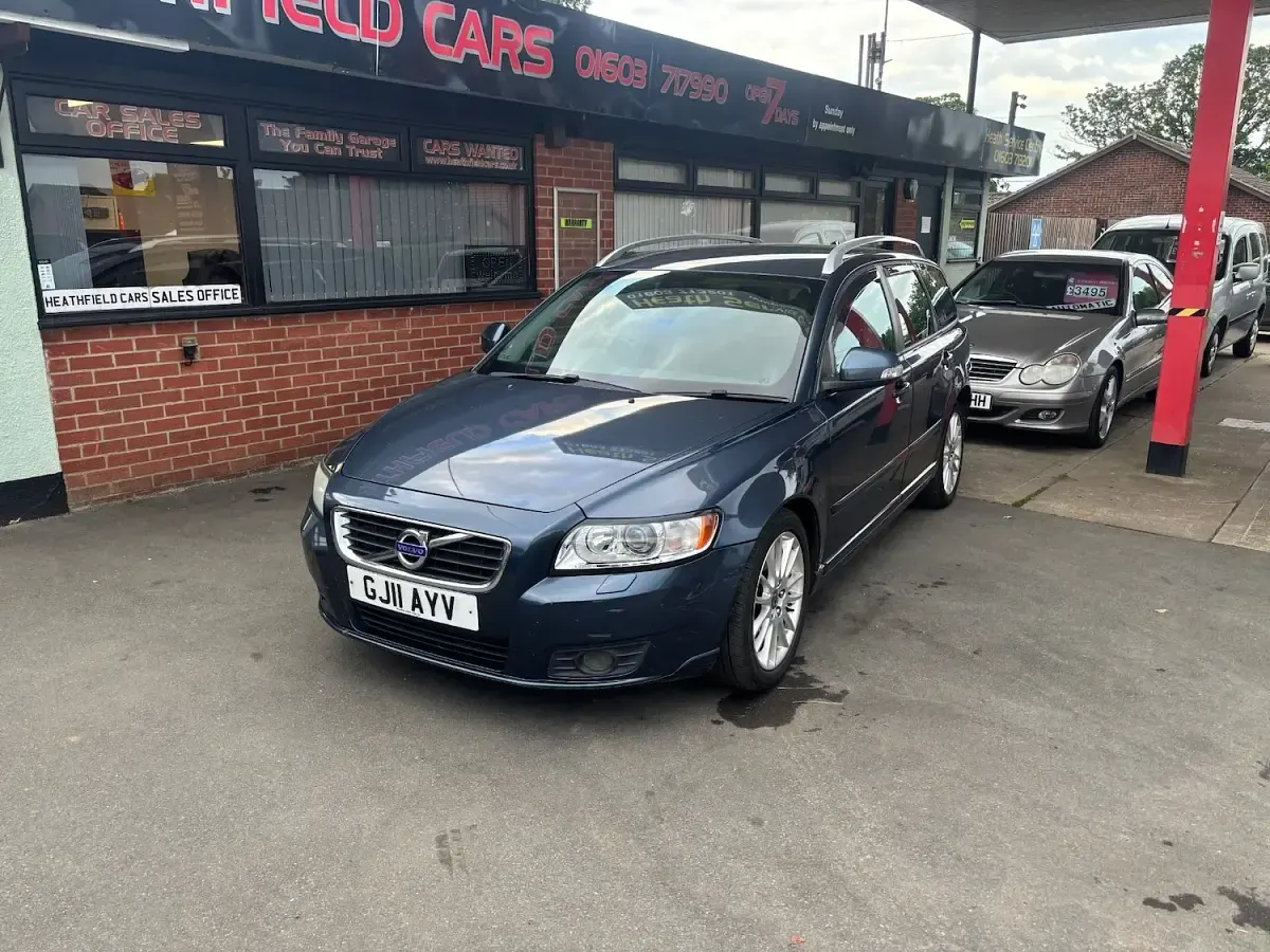Used Volvo V50 SE Lux 115 HP (84 kW) 2011 Blue Estate