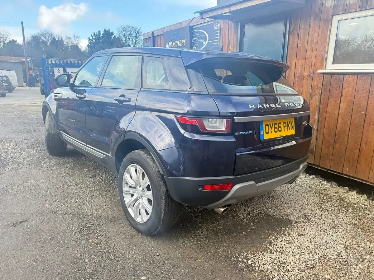 Used Land Rover Range Rover evoque SE 150 HP (110 kW) 2016 Blue Estate