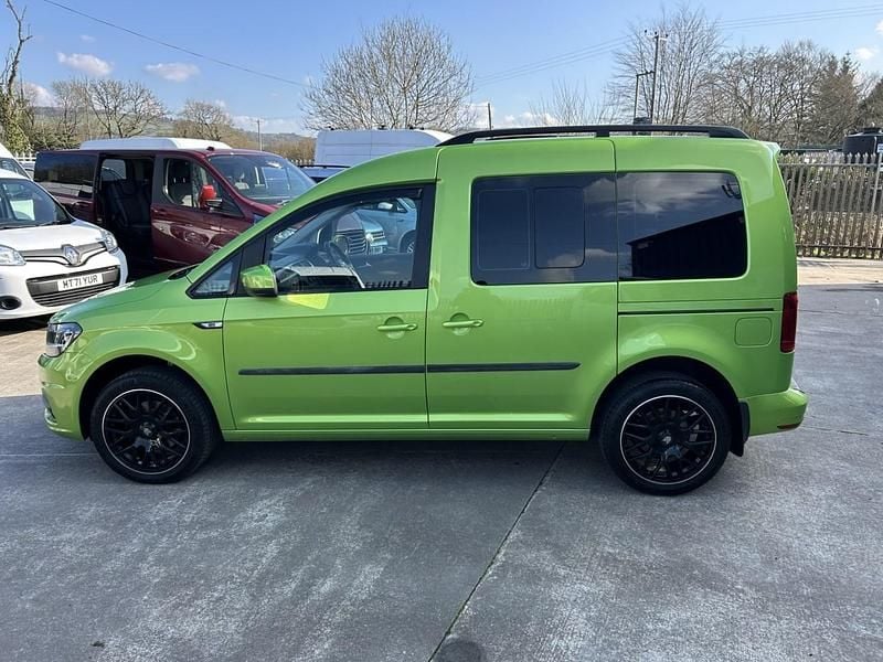 Used VW Caddy Maxi Life Life 102 HP (75 kW) 2019 Green MPV