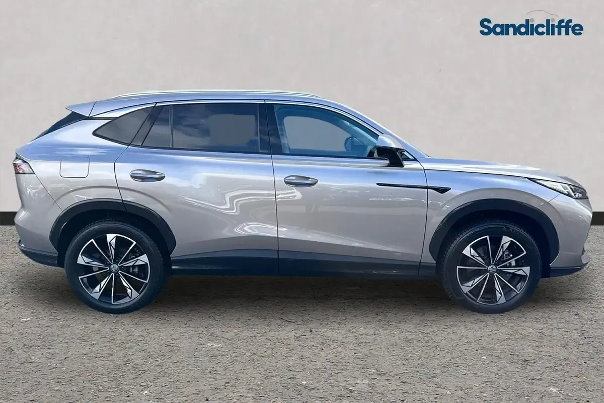 Begagnad MG HS Trophy 224 HK (164 kW) 2024 Silver SUV