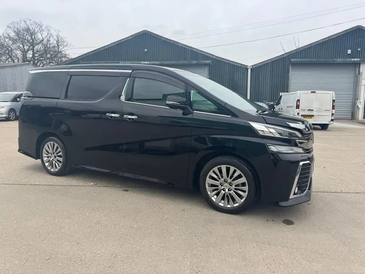 Used Toyota Alphard 180 HP (132 kW) 2017 Black MPV