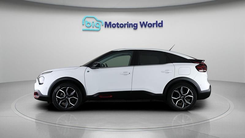 Used Citroën e-C4 Shine 100 kW (136 HP) 2022 White Hatchback