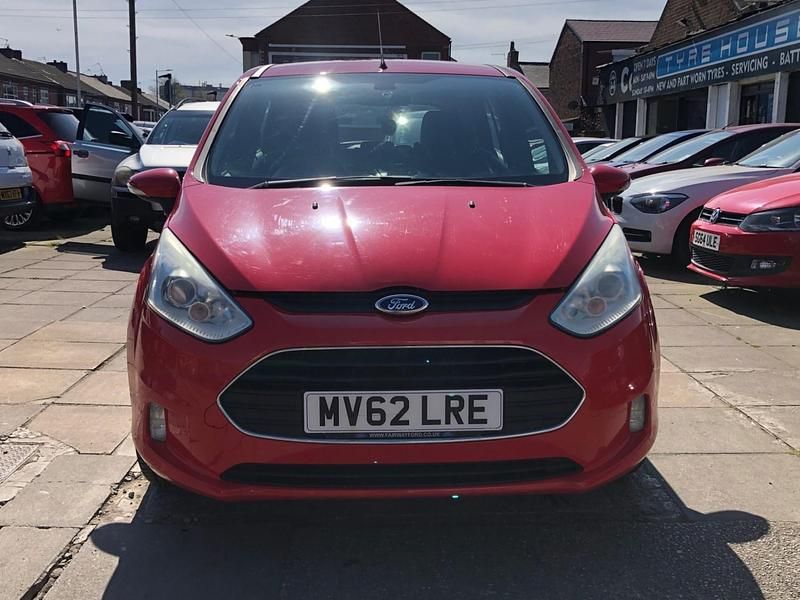Used Ford B-MAX Zetec 90 HP (66 kW) 2013 Red MPV