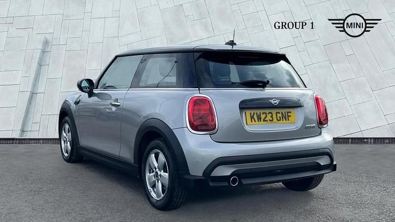 Used Mini Cooper Classic 134 HP (98 kW) 2023 Silver Hatchback