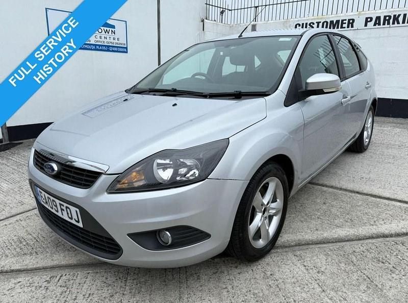 Silver Used 2009 Ford Focus Zetec Hatchback | £3,495 (A bit pricey) - Image 1/4