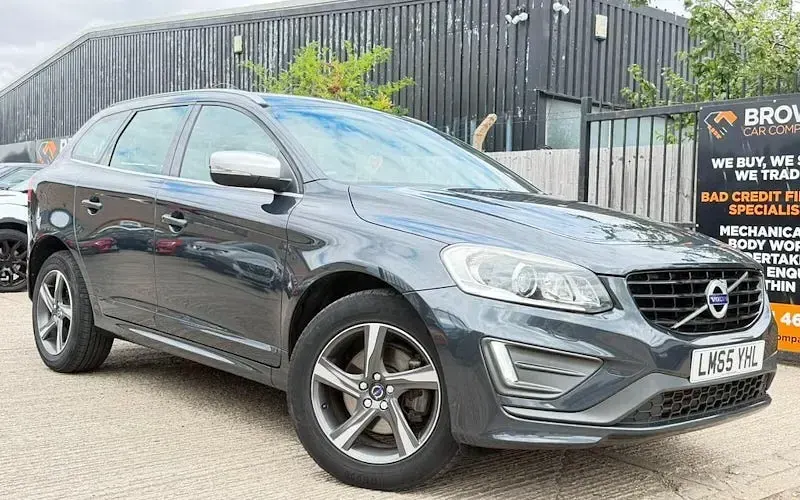Used Volvo XC60 R-Design 220 HP (161 kW) 2015 SUV