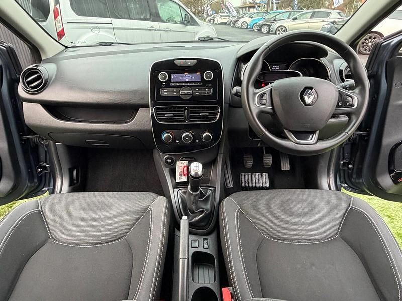 Used Renault Clio V Play 90 HP (66 kW) 2024 Grey Hatchback