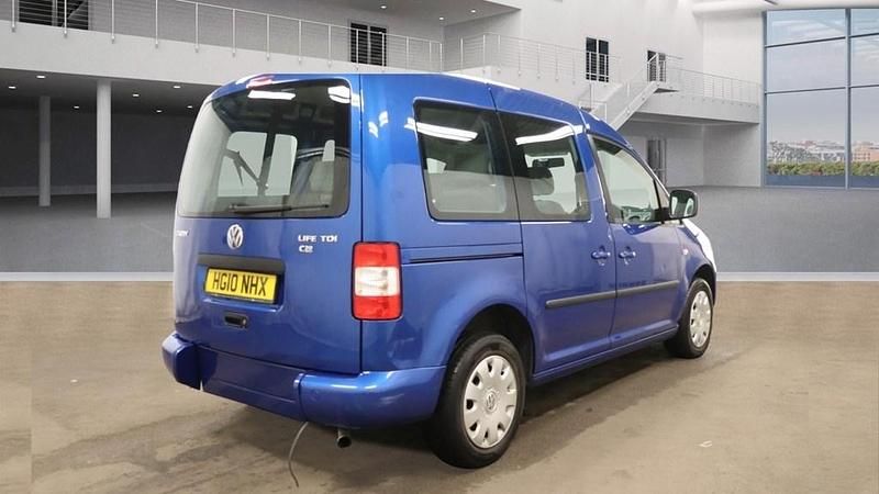 Used VW Caddy Maxi Life 105 HP (77 kW) 2010 Blue MPV