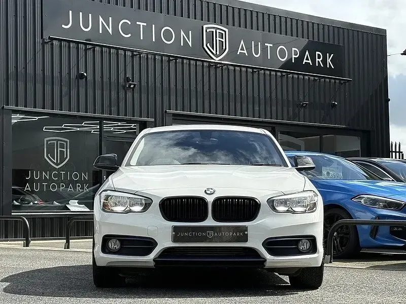 Used BMW 116 Sport Line 2019 Alpine white Hatchback