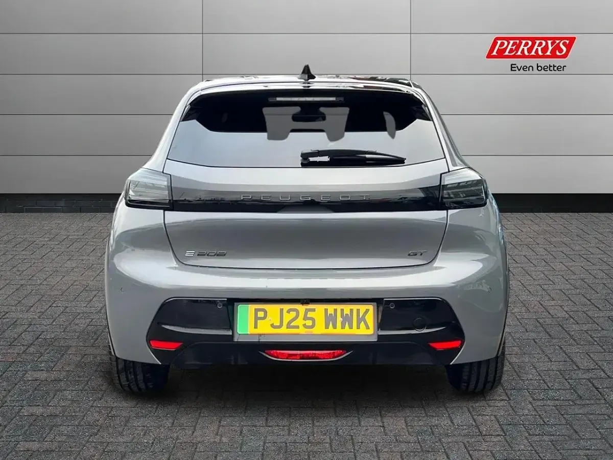 Second-hand Peugeot e-208 GT 113 kW (154 CP) 2025 Hatchback