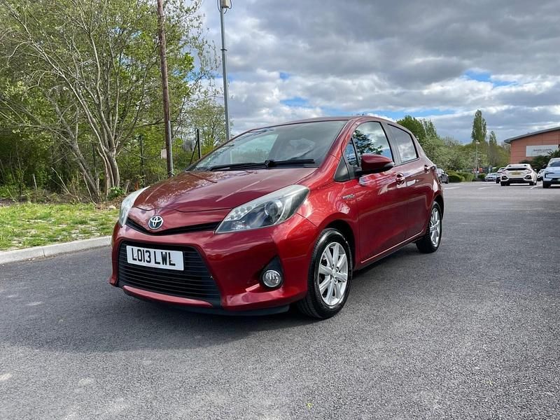 Usata Toyota Yaris Hybrid T4 2013 Rosso Utilitaria