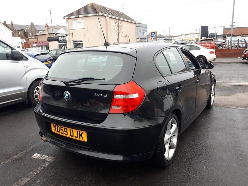 Usado BMW 118 Sport Line 143 HP (105 kW) 2009 Preto Citadino