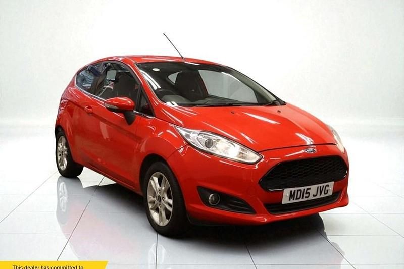 Red Used 2015 Ford Fiesta Zetec Hatchback | £5,850 (Fair price) - Image 1/1