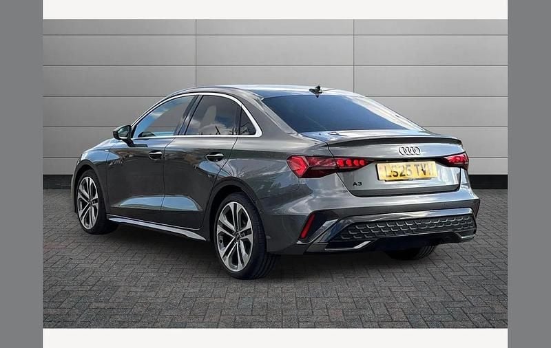 Ny Audi A3 S-Line 150 HK (110 kW) 2025 Grå Sedan