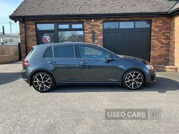 Used VW Golf VII GTD 182 HP (133 kW) 2017 Grey Hatchback