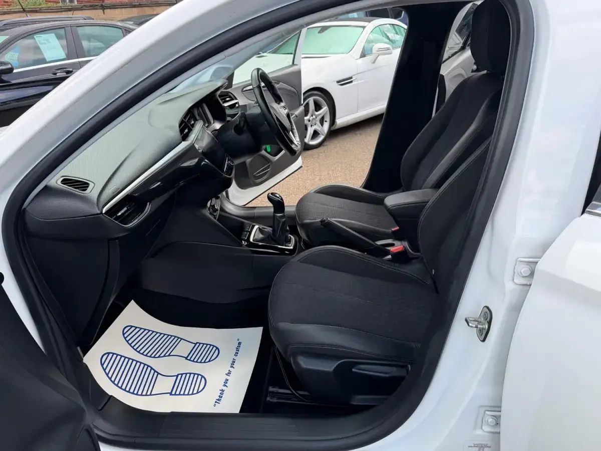 Used Vauxhall Corsa Edition 75 HP (55 kW) 2021 White Hatchback