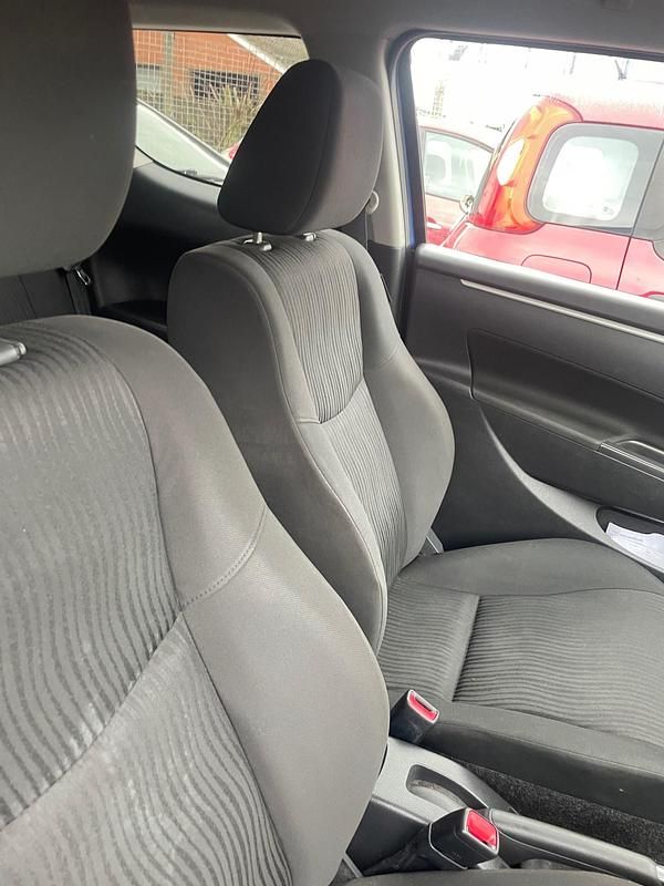 Używany Suzuki Swift SZ4 2011 Niebieski Hatchback