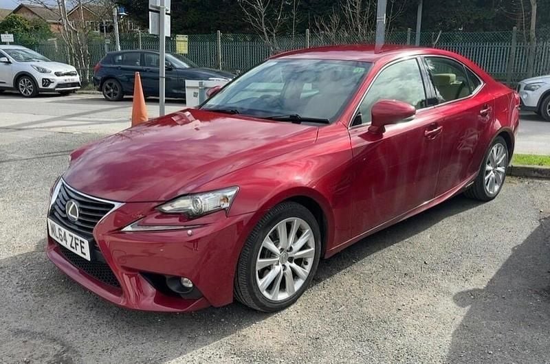 Used Lexus IS300h Executive Line 2014 Red Sedan