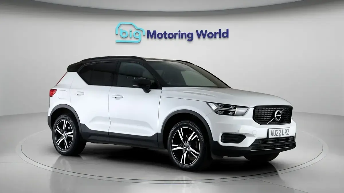 Used Volvo XC40 R-Design 163 HP (119 kW) 2021 SUV