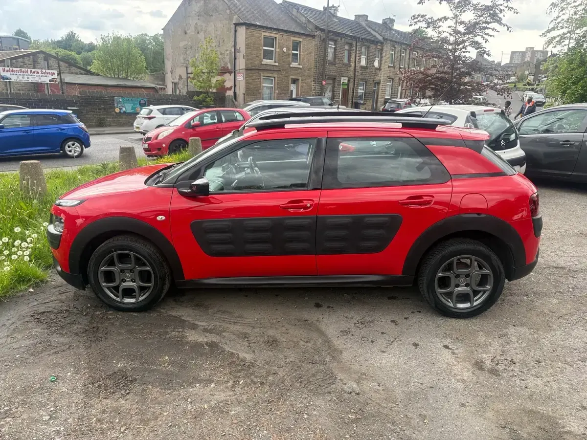 Used Citroën C4 Cactus Feel 82 HP (60 kW) 2018 Red Hatchback