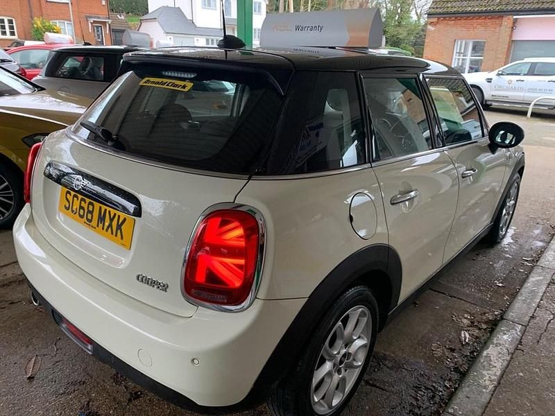 Usado Mini Cooper Hatch 2018 Branco Citadino