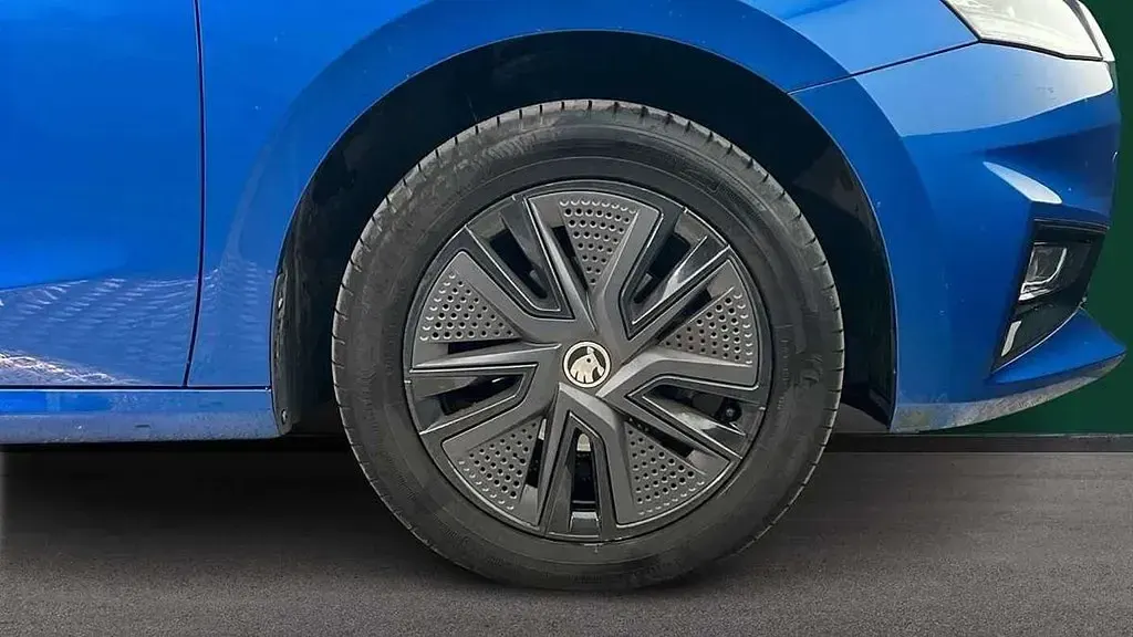 Usado Skoda Fabia Colour Edition 79 HP (58 kW) 2023 Azul Citadino