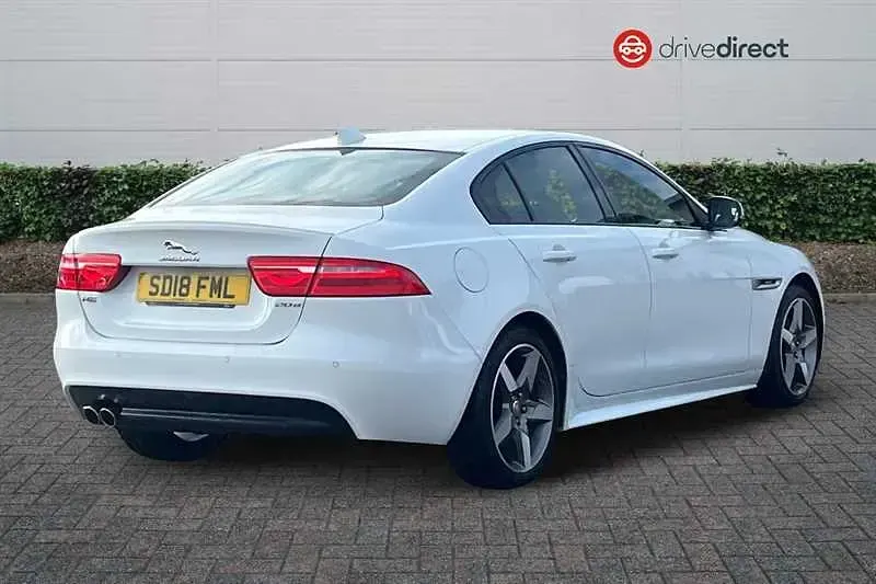 Used Jaguar XE R-Sport 180 HP (132 kW) 2018 White Sedan