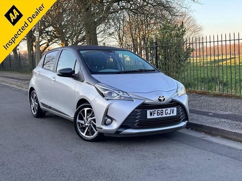 Silver Used 2019 Toyota Yaris Hatchback | £10,995 (Fair price) - Image 1/4