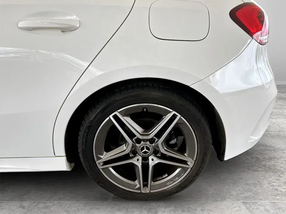 Used Mercedes A180 AMG line 136 HP (100 kW) 2020 White Hatchback